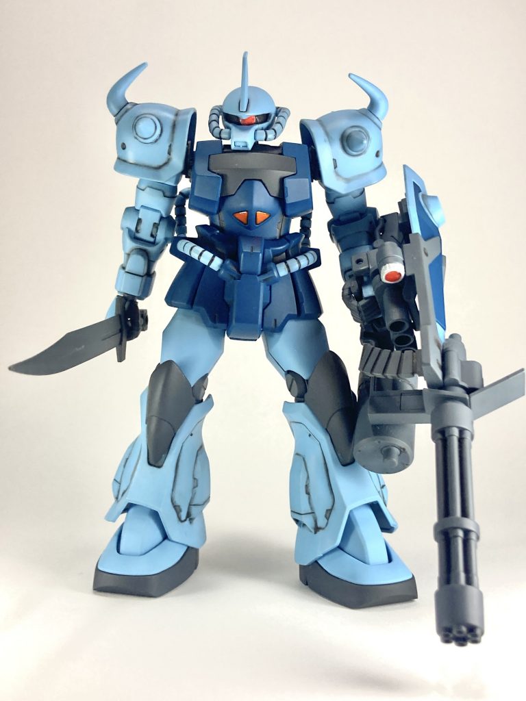 ウェザリング前のリアルタッチ黒でスミ入れした状態です。