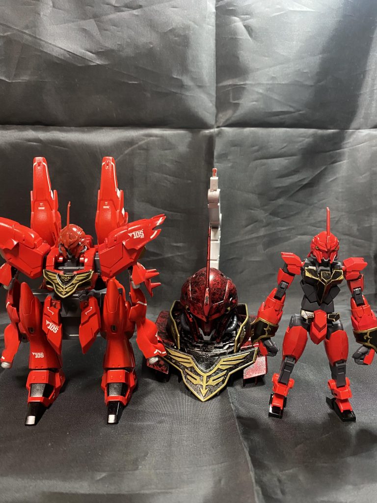 コアシナンジュとシナンジュ聖衣とシナンジュヘッドディスプレイベース揃い踏み。