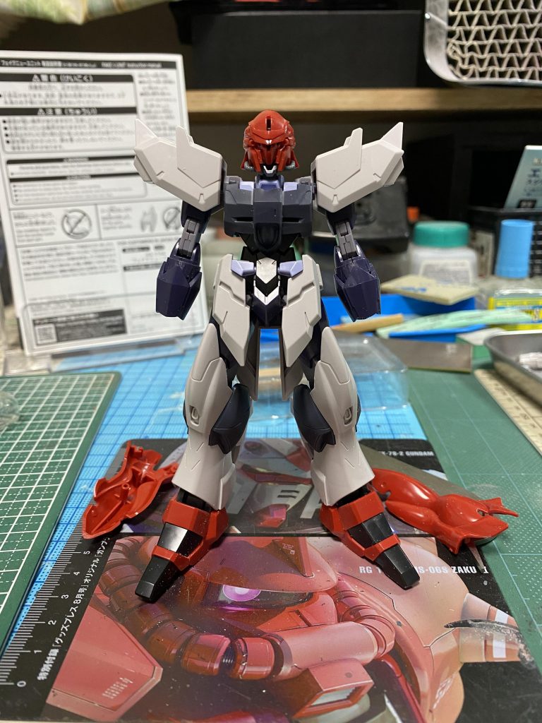 フェイクνユニットを着させて!色のチグハグ感がミキシングの方向性を邪魔してしまいます。