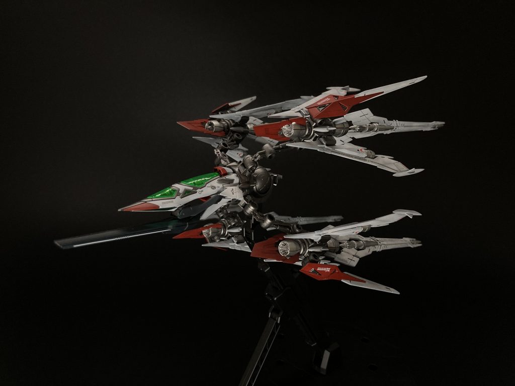 次にマニューバストライカーです。マニューバストライカーもエクリプスガンダム同様に黒立ち上げ塗装をしています。