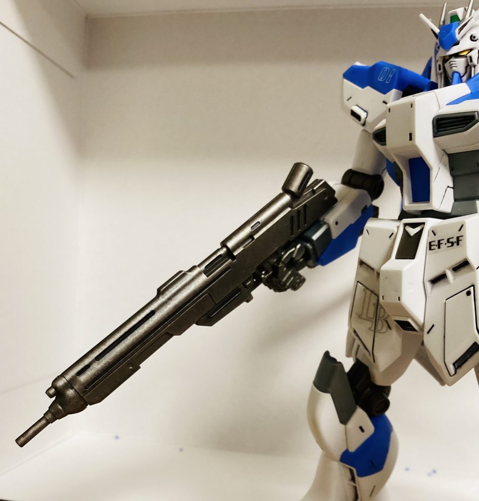 武器はホワイトで塗装は大変なのでバーントアイアンで金属感を出すだけにしました。