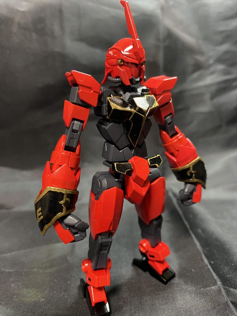 側面から。シナンジュのエングレービングは外せないと思いどーにか装着！腕は長くなってしまいましたが。