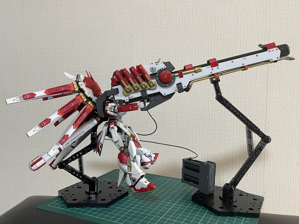 逆ショットRGシリーズは作り込みが素晴らしく、制作技術の発展に驚かされますね。しかし、老眼乱視の私にはキツ過ぎです(笑)ご覧頂き、ありがとうございました。稚拙な出来ですが大目に見て下さい。