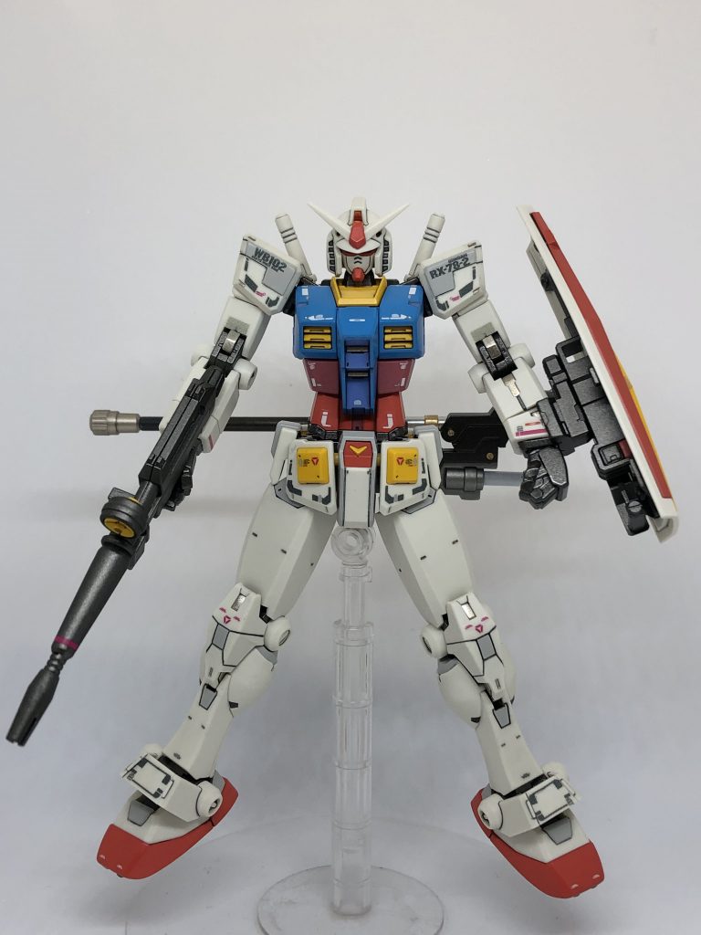 棚の守護神と化してますが僕的に神キット、成形色含め最高のRX78❗️ですが足裏の肉抜きやランドセルのバーニア、アゴのサイズがデカすぎ等が僕的にマイナスポイントなんでココを攻めてみました。