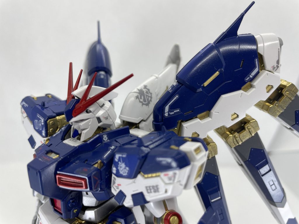 アップ写真。赤い部分は、シルバー→メタリックオレンジ→クリアーレッドで塗装。重厚感あふれる色になりました。