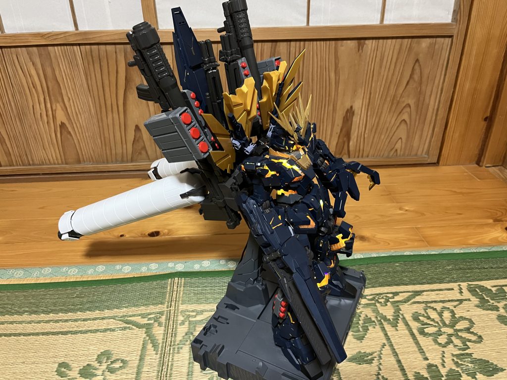 ユニコーンガンダムバンシィフルアーマー–3枚目/制作者：アッキー