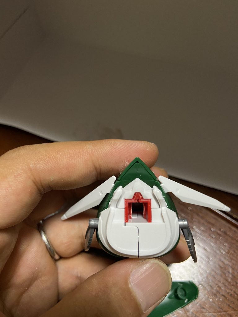 首の座りは顎回りを削って少し丸顔寄りにしつつ、BJが入る部分を削って奥まで入る様に調整してます。ヒーローズキット、全体的に首が浮いている様に見えるのは僕だけでしょうか💦