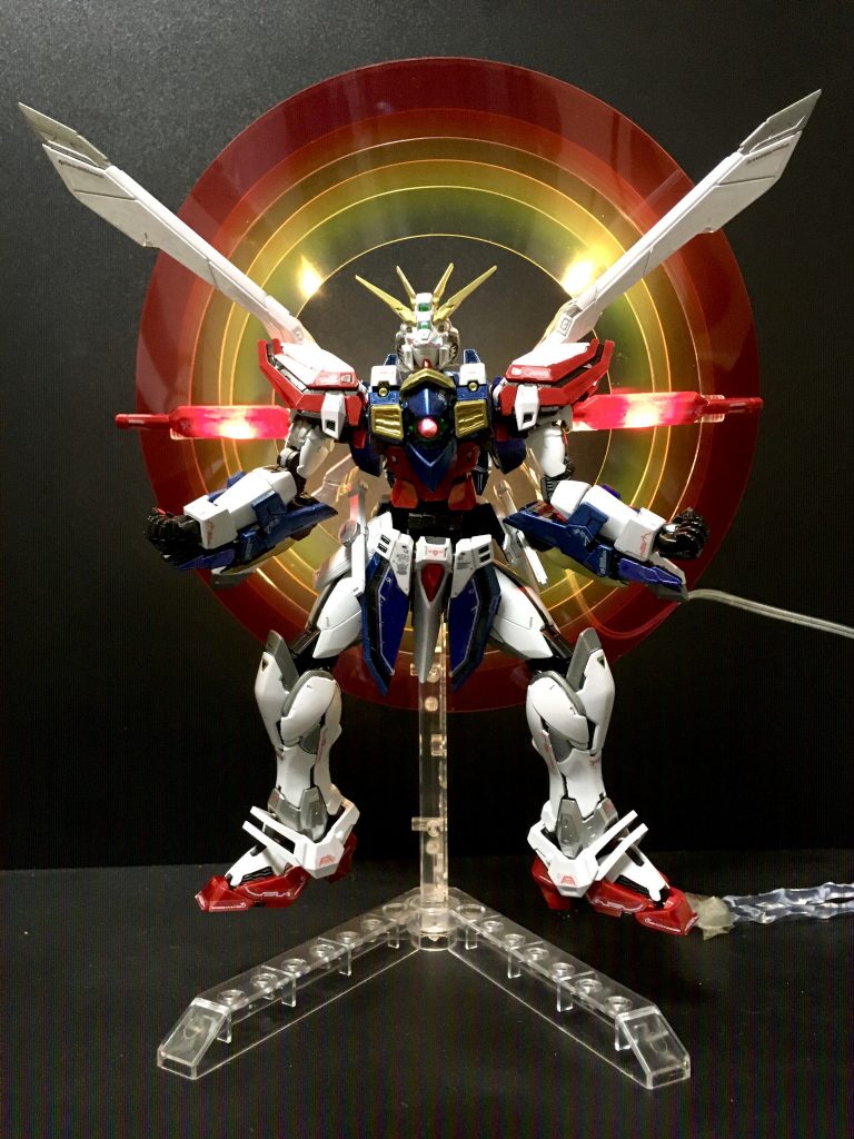 明鏡止水っ！久しぶりのRGは、なかなかいじるにはむずかったです。なんかディテールアップするとこあまりないので思い切って電飾しました〜。LEDは顔、胸と各羽、両手の合計10個です。次回に続く・・か？