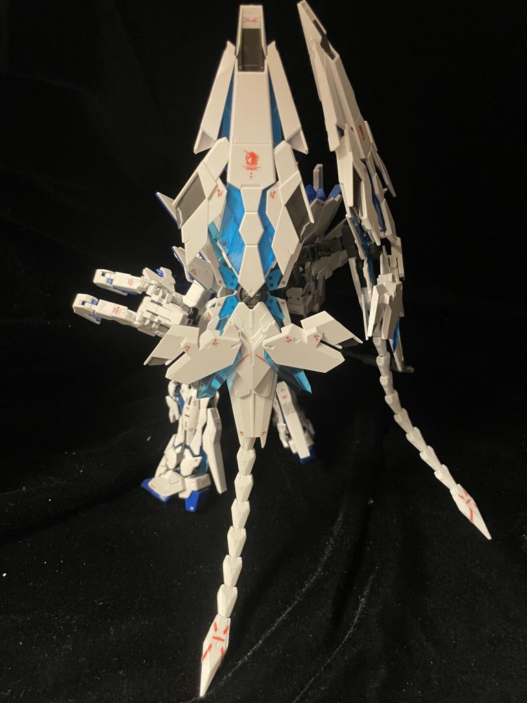 背面。全体的にそうですが、この機構考えた人ホントとてつもないなと思います。美しすぎる。