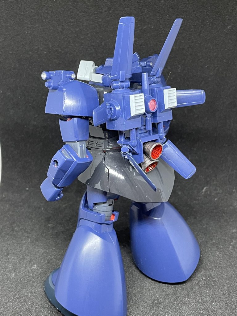 次にフリッパー。こちらは頭部にカメラモジュールを取り付けたため、ちょこっとプラ板工作。肩部カメラモジュールも取り付け。