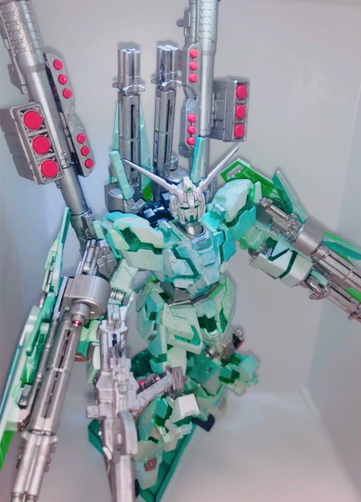 武装はシルバーを筆塗り