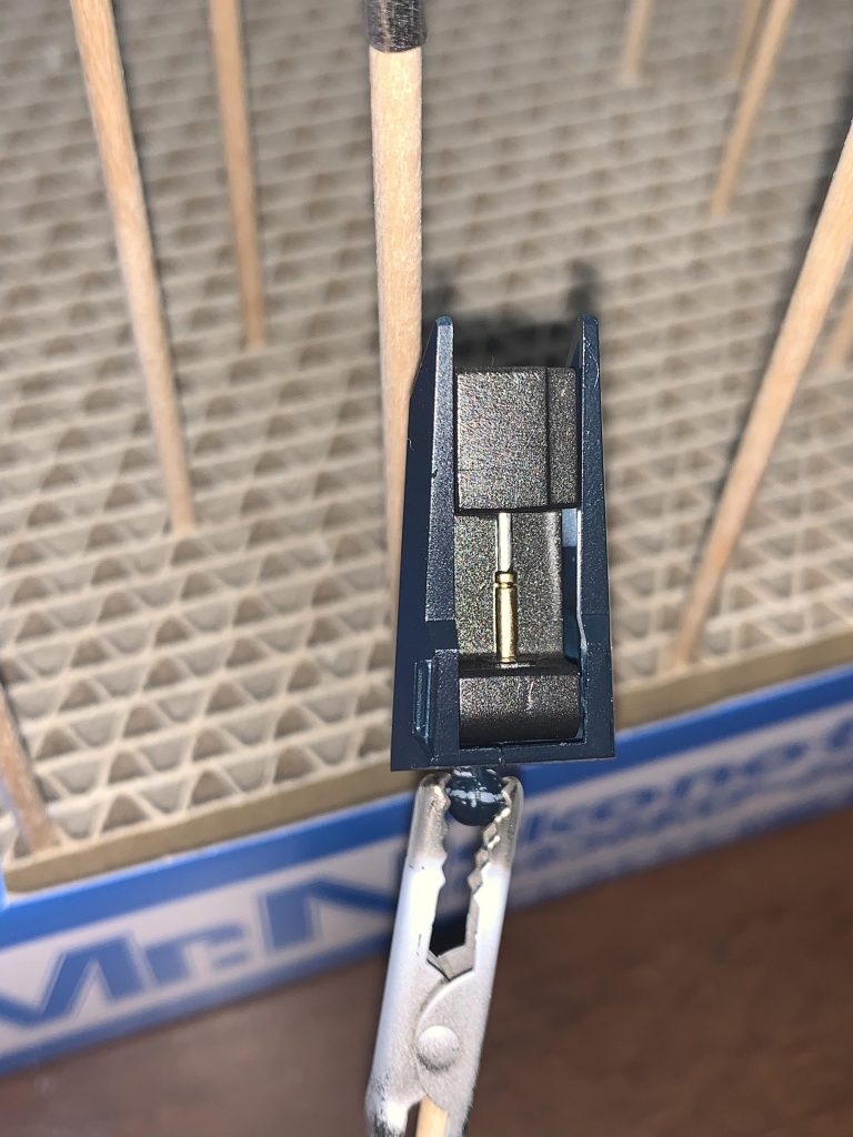 細かい塗り分けですが、肩のシリンダー塗り分けがお気に入りポイントです。