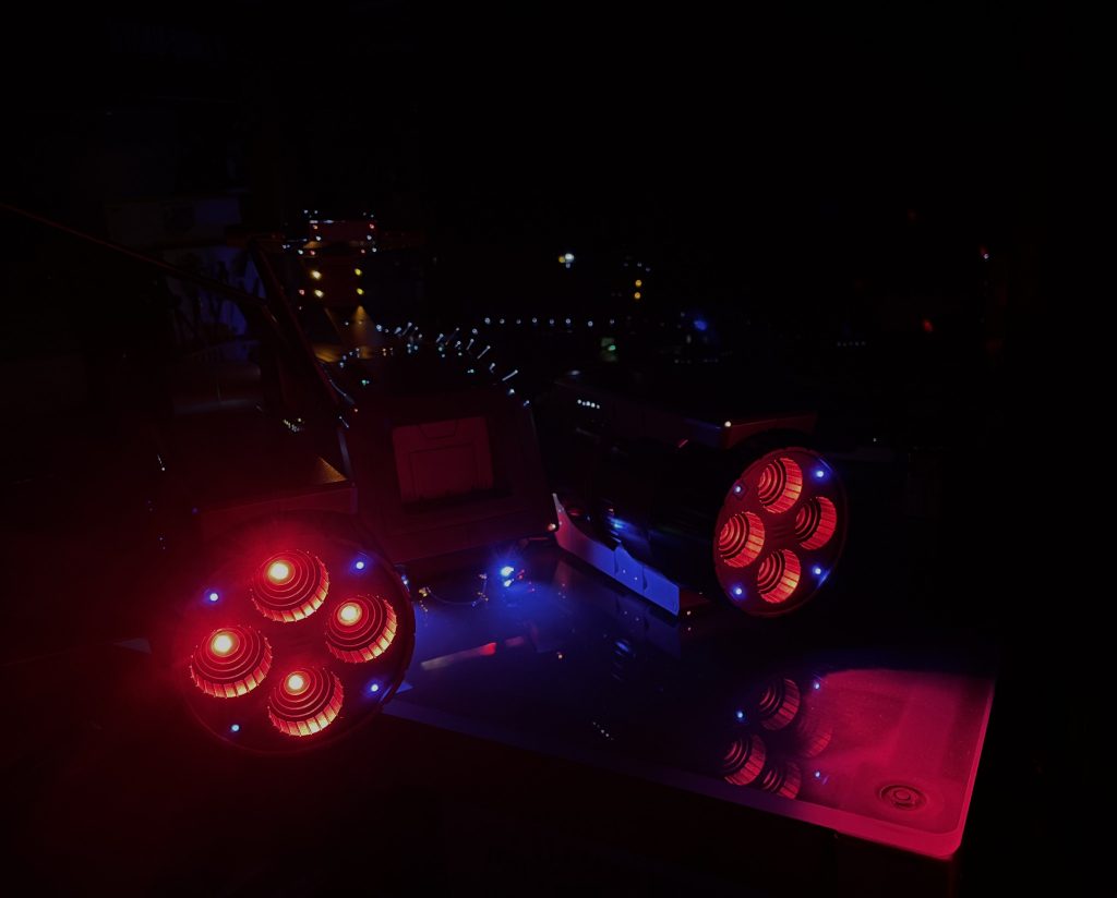 メインは1/400ホワイトベースです。LED加工塗装はメタリックとキャンディです。ご覧頂きありがとうございました。自己満足です♪