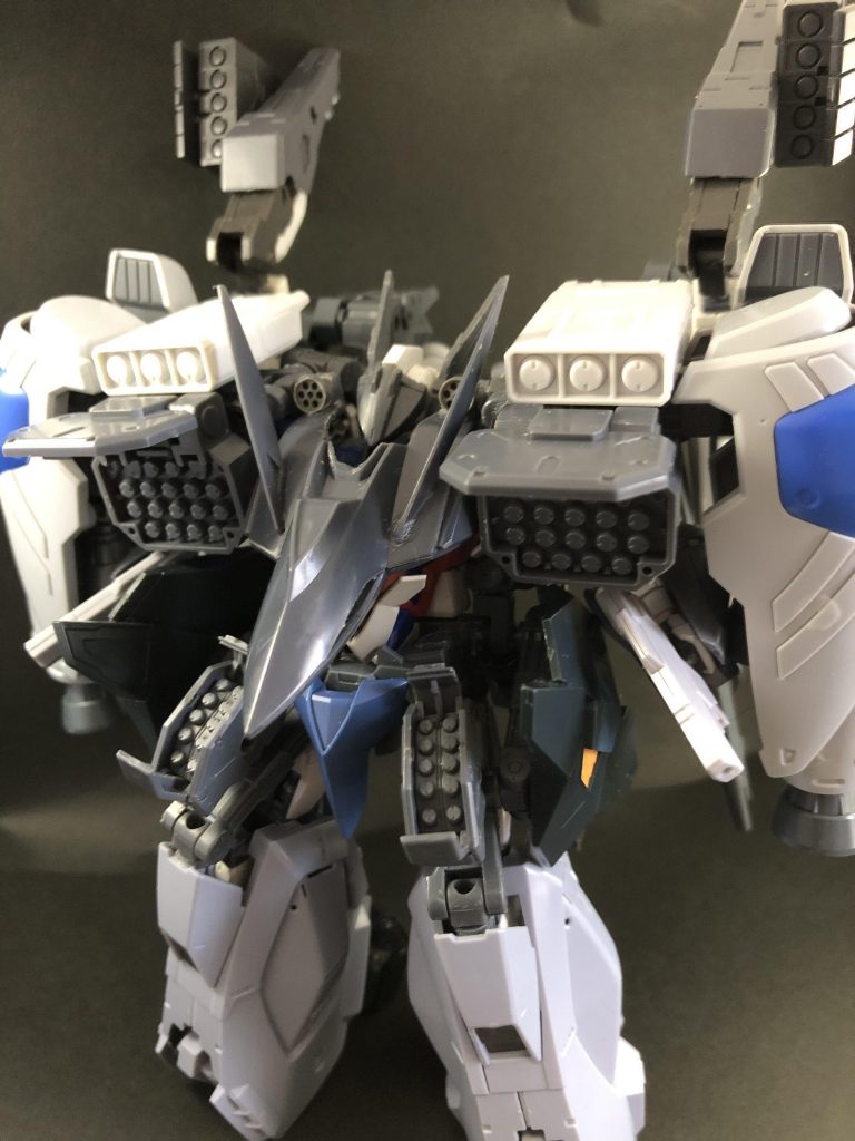 ちなみに重武装ながら自立できます。