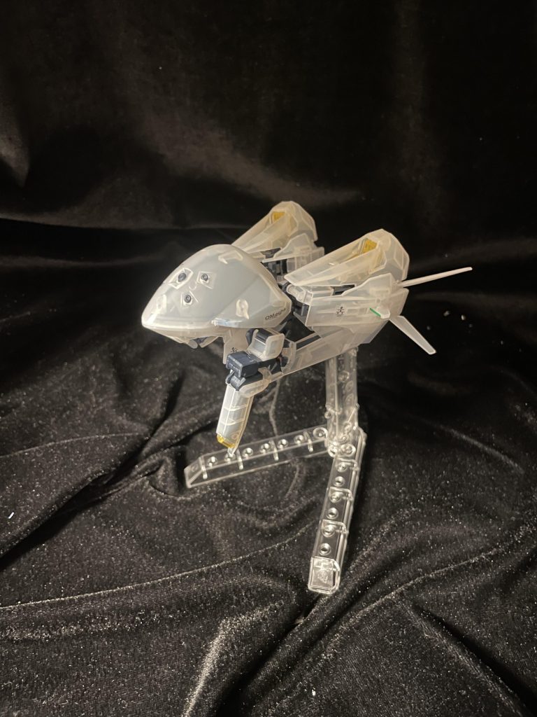 MA形態。変形がややこしい割に、そんなに好みじゃ無かったので、MS形態で飾ります。