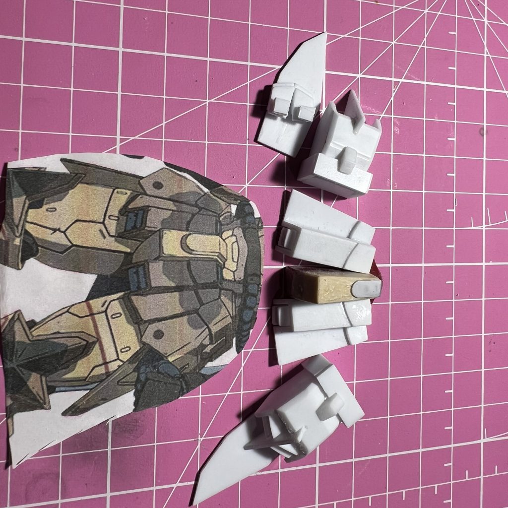 腰周りはプラ板工作でぇ〜す✨️