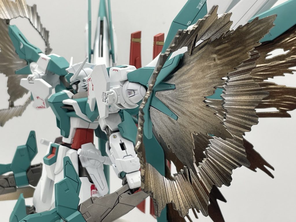 横からのショット、翼エフェクトはグラデーションをかけています。