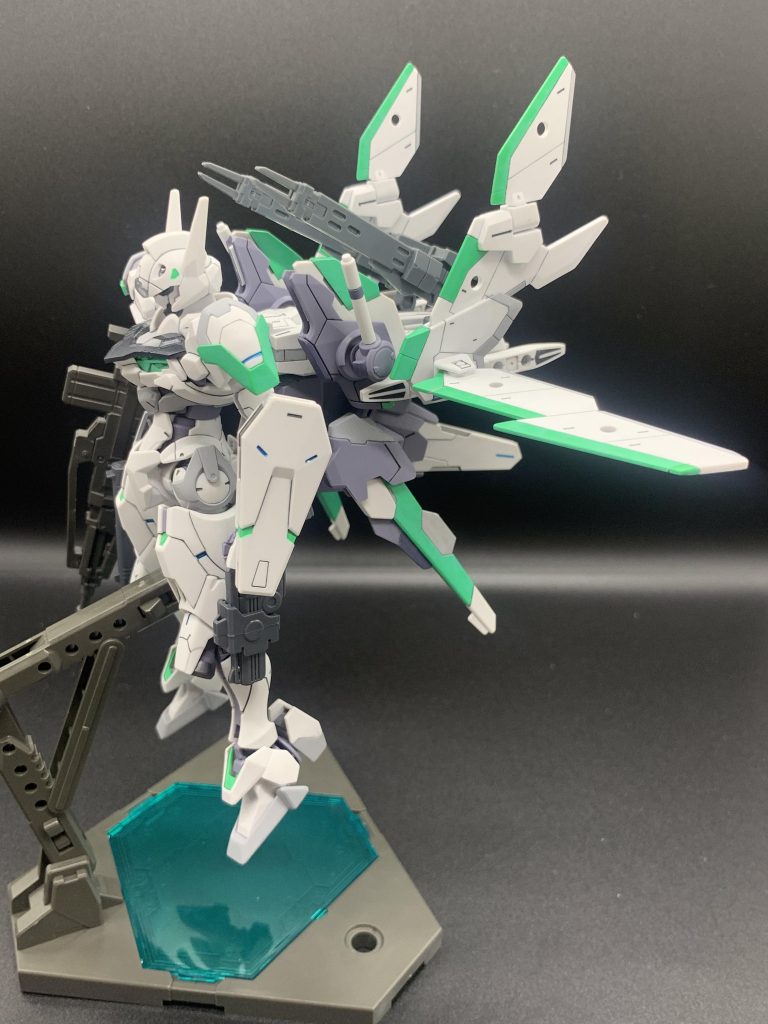 あとは制作工程と言うかは微妙ですが、30MMフライトユニットはウイングが好きなとこに着けてグイグイ方向を変えれるのでどういう形に持って行くかに悩みましたw色々着け変えてたらルブリスのバックパックがフライトユニットの下に付けることが出来るのに気づき、ステイブも込みで着けるとフォースインパルスのバックパックのようになりました！これは良いやん！って思いましたね。