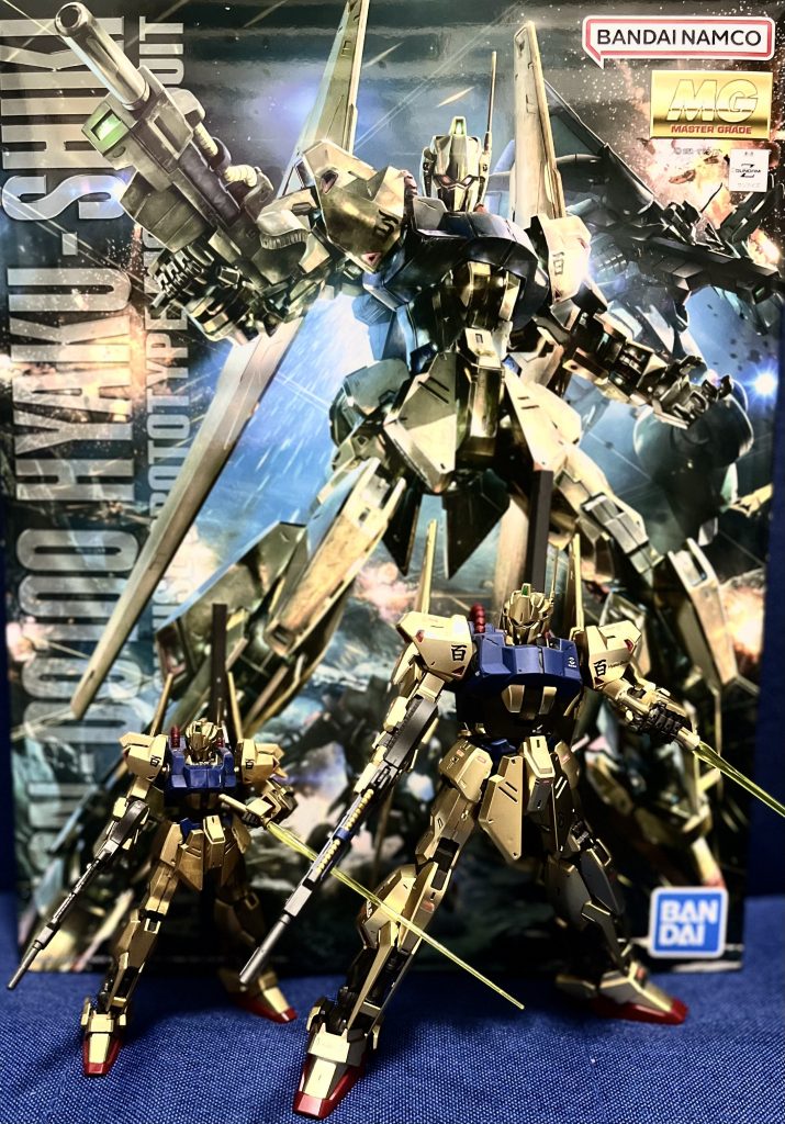 HGとの比較です。リバイブ版のHGは2.0基準なので遠目だと大きさ以外の違いがわかんないですね笑ただ、間違いなくMGの中でも傑作キットだと思いますので在庫を見つけれた際は是非!!!