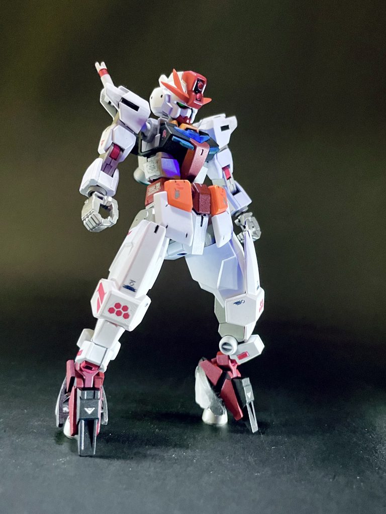 コアガンダムはこんな感じに。フロントスカートはAGE1フルグランサのものを使用。コアガンダムのフロントスカートの仕組みが確かフルグランサから着想を得ていると記憶しているのですが、相性は抜群です。