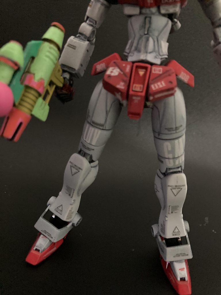 連邦水泳部はこのアクアジムっコを看板娘として「ジャブロー海の家」を盛り上げていこうと企ん……ん⁈