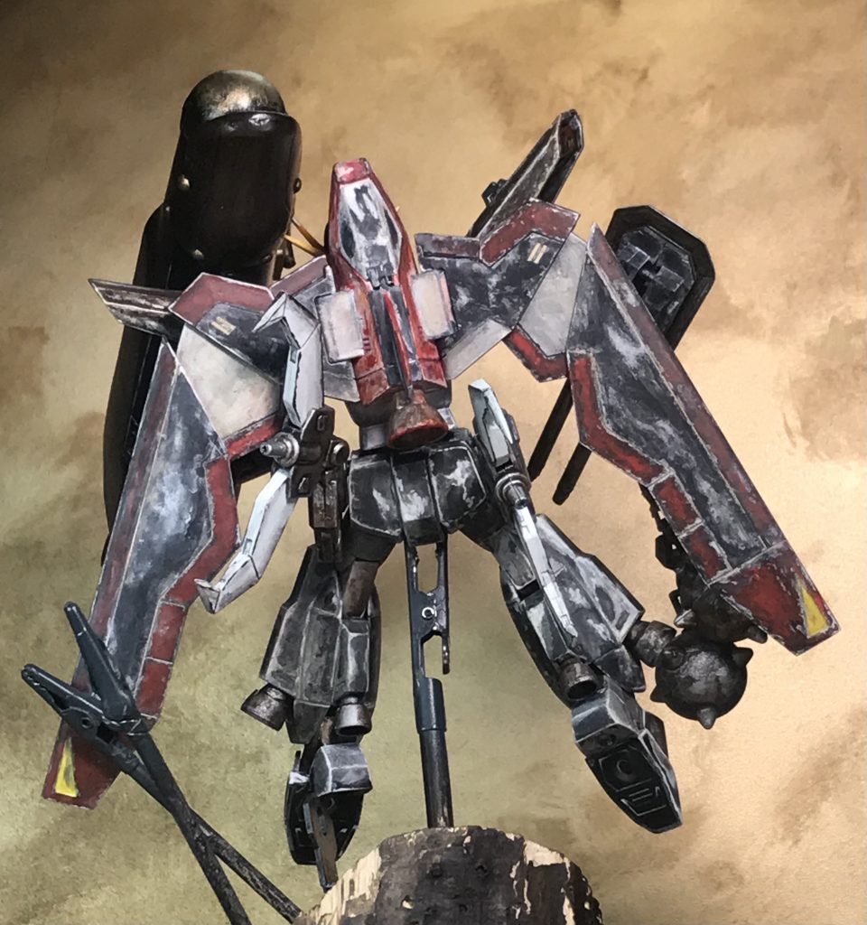 全身後酔っ払ったオッサンの後ろ姿みたいになってますね。