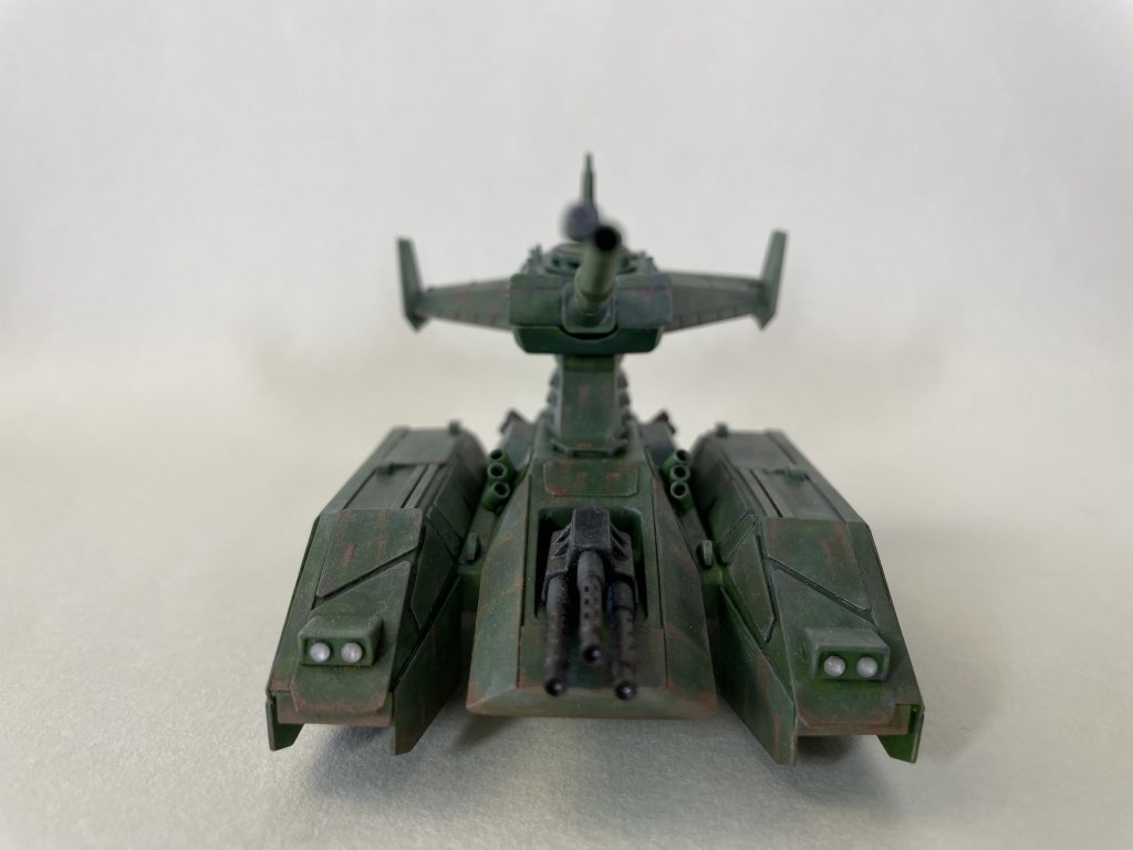 出来るだけ、直線的で、且つ現用兵器っぽいデザインにしてみました。