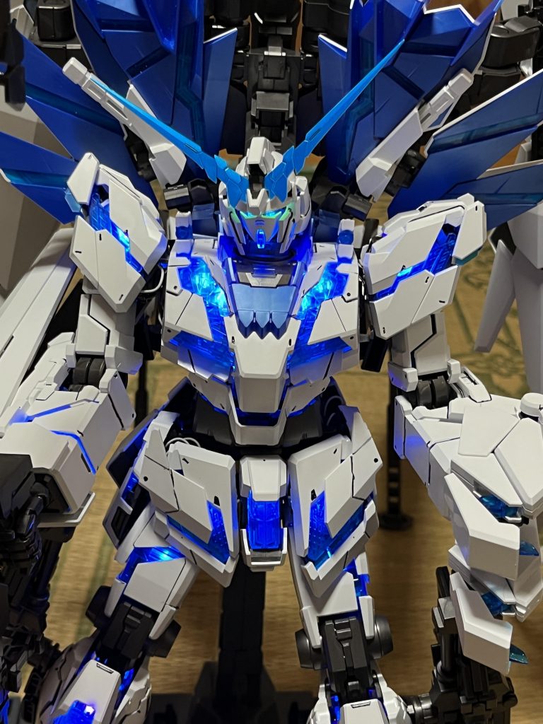 ユニコーンガンダムペルフェクティビリティフル装備–3枚目/制作者：アッキー