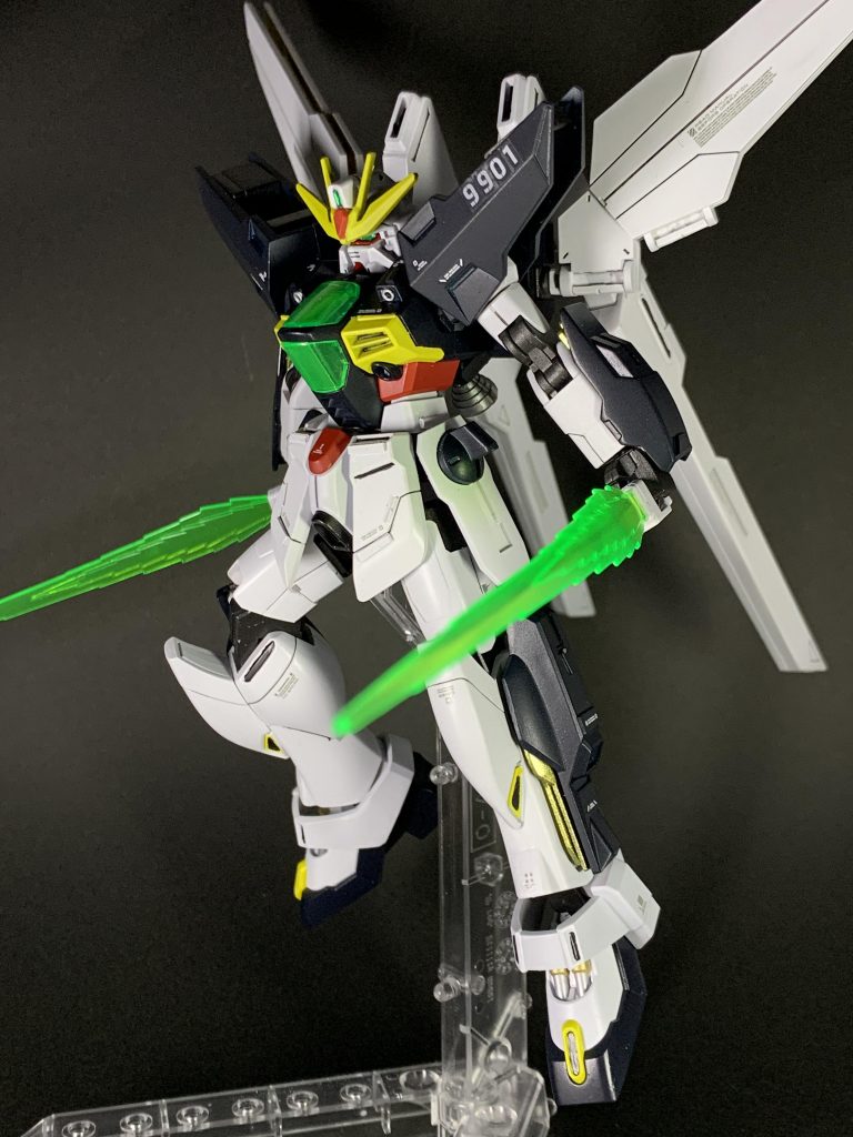 大型ビームソードソード関係ないですが、足首を伸ばすことでシリンダーの塗り分けが活きてきます