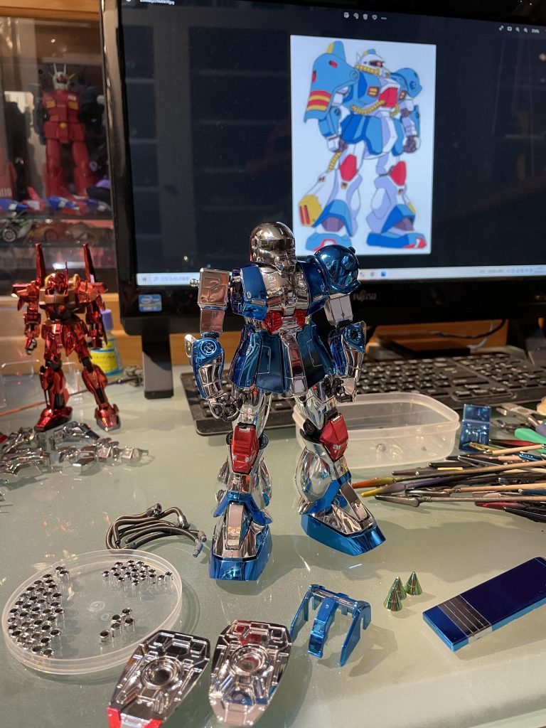 カラーリング確認中、、武装は解除なのでスパイクは不用としてグリーンのまま予備パーツ行き!