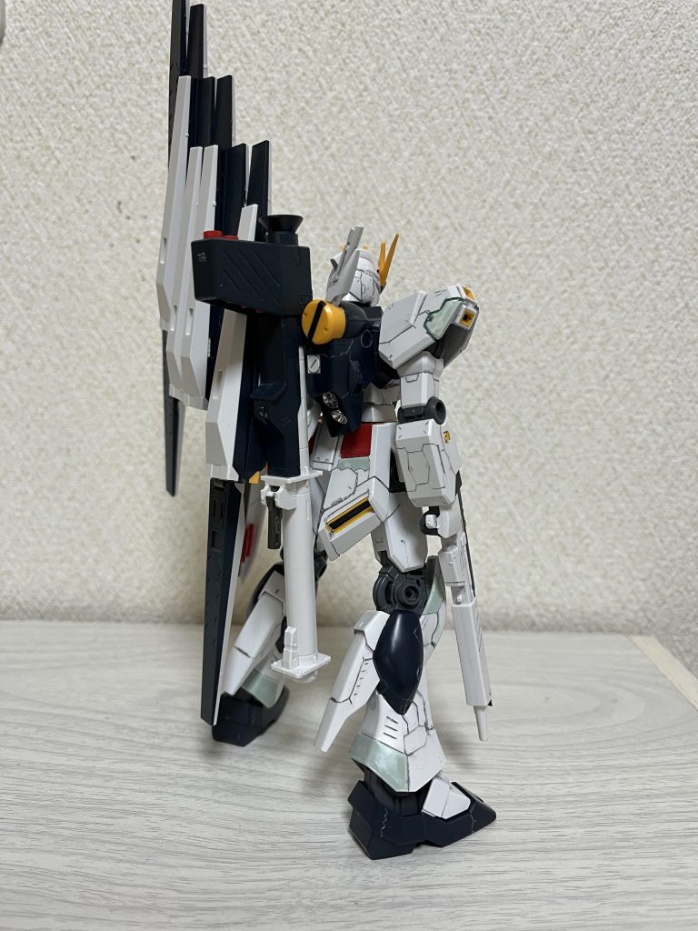 ディテールアップは彫刻刀でフリーハンドです。