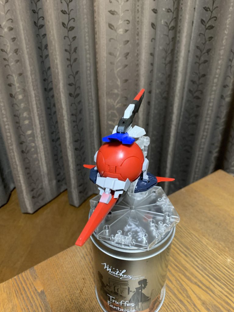 バランスを見て...ロングテール・バーニア・スタビライザーやリアスカート、シールドはHG。