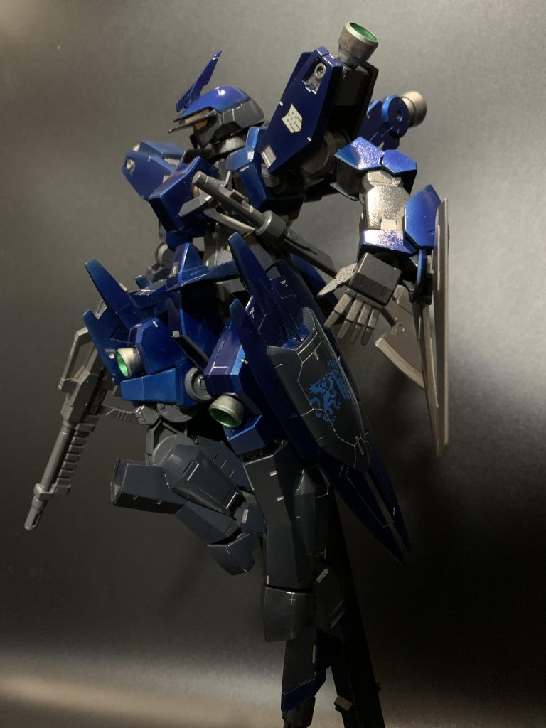 これまで汚れた機体ばかりでしたがたまには綺麗なのも作りたかったんでキャンディ塗装なるものをやってみましたけど、どこで区切りをつけるのか分からなくなりますね。これからも精進して参りますのでよろしくお願いいたします！