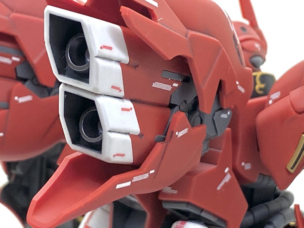 フレキシブル・スラスターは塗り分けていて高機動性を感じさせるようにしています。