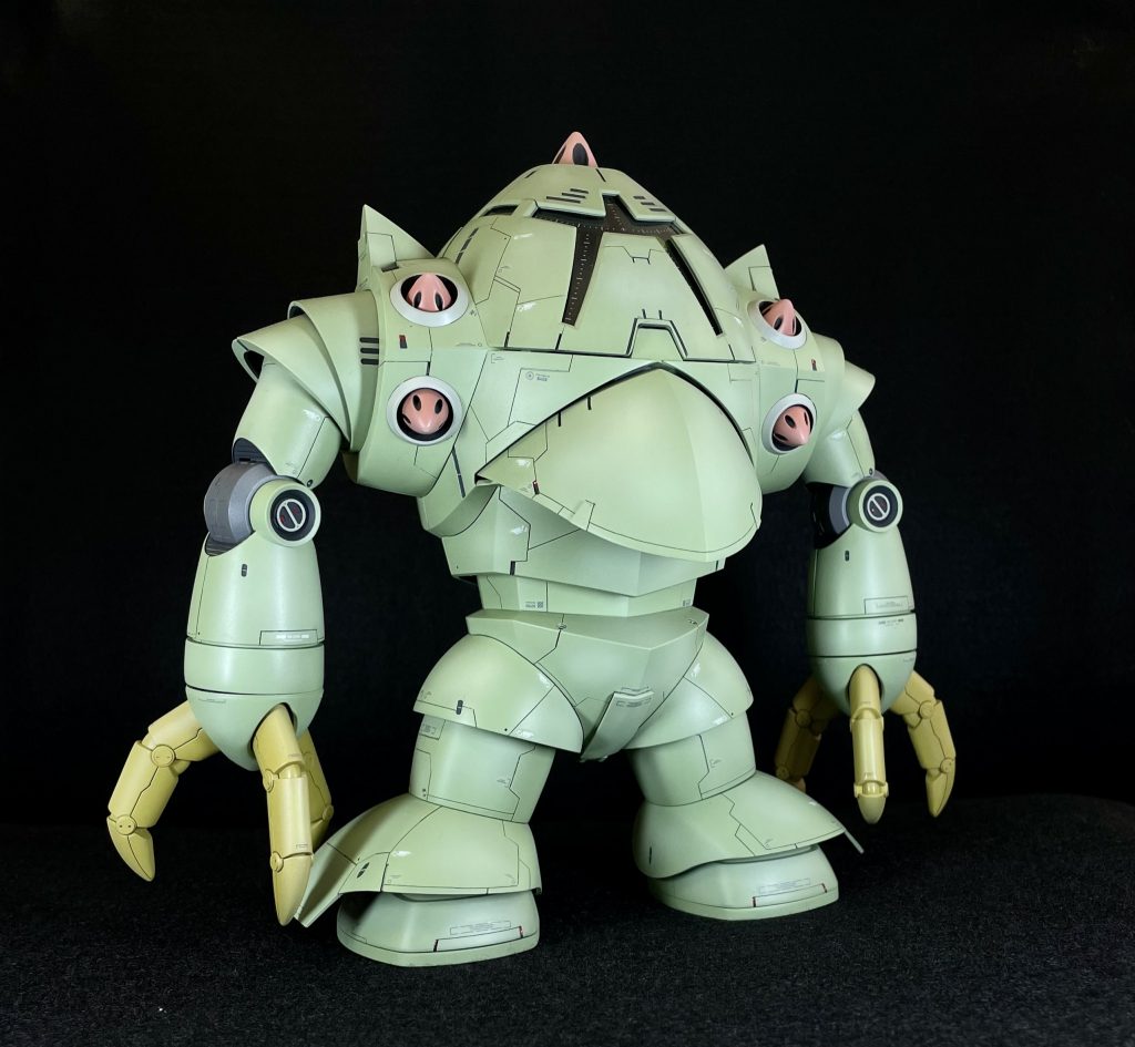 ザクカラーに 軽いグラデーションで仕上げたけど、、色合いの写り方が、難しいです(＞人＜;)