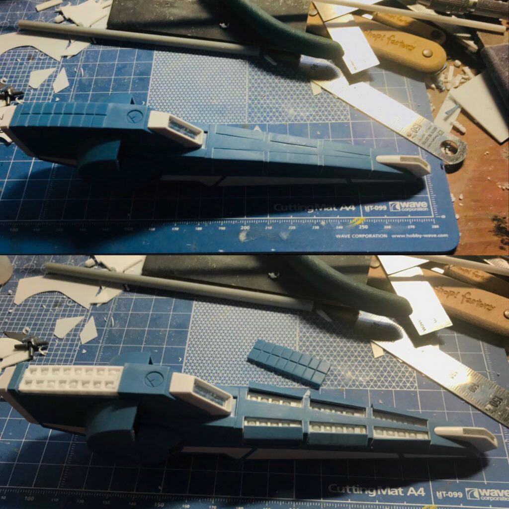 左肩のマイクロミサイルシールドブースターはプラ棒と真鍮線を使い、ハッチオープンギミックを自作しました。また、ミサイルポッドはプラ棒とプラ板を使いスクラッチしています。