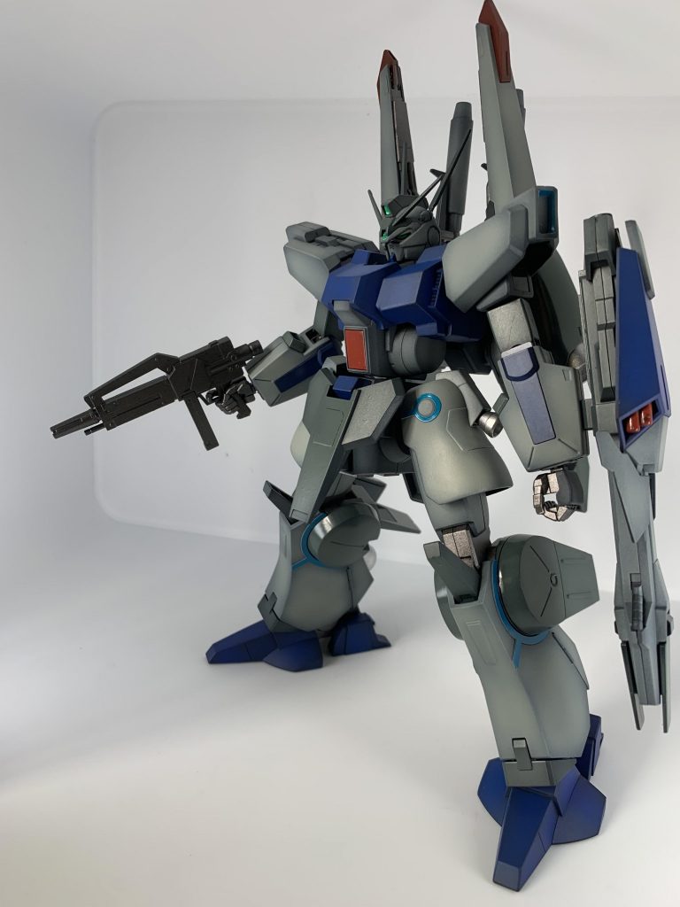 塗り分け技術がなくてシールを貼りました