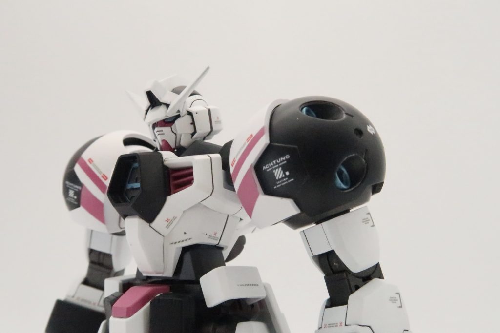 メタリックブルーを各所に