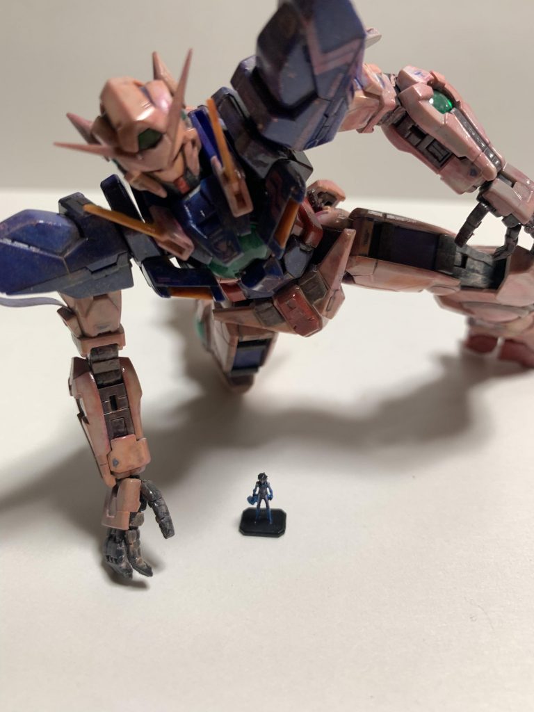 付属のフィギュアも初めてながら塗装してみました。