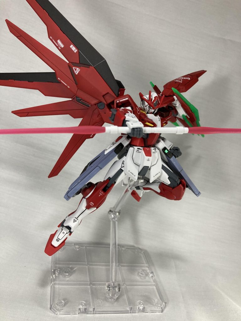 この連結するビームサーベルめちゃくちゃ使いづらそうだけどロマンありますよね