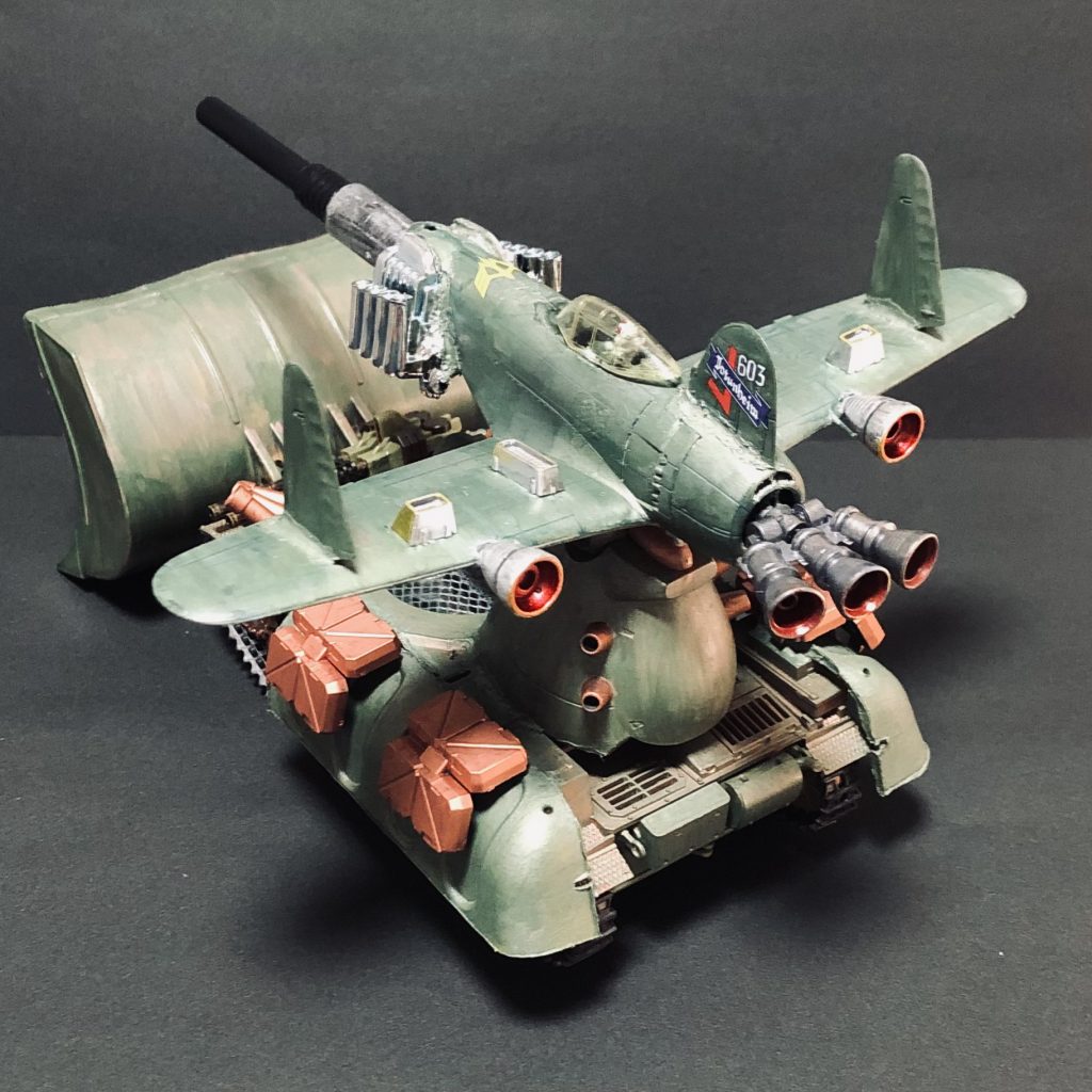 「...以上、マゼラアタック構想に基づく量産兵器の戦線投入は急務であり、キシリア閣下のご裁可を切に要望するものである」（第603技術試験隊管掌 技術少将　アナベルト・シャハト）