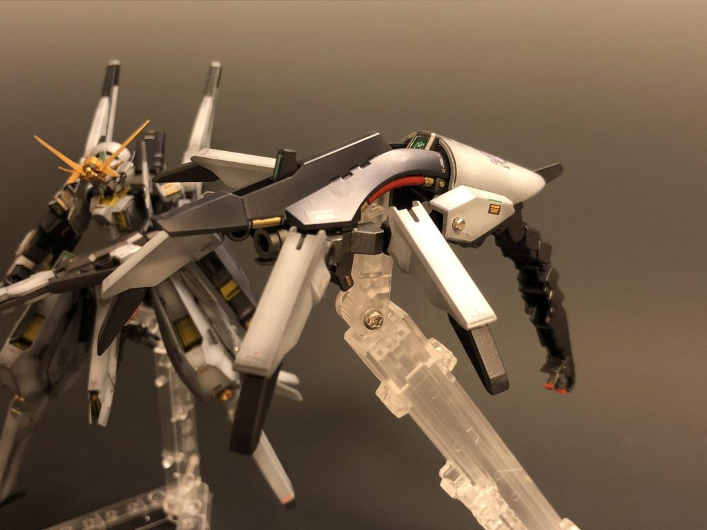 CSBの蛇腹アーム先端はサブアーム！三本指ですが可動して肩を掴める様にしました。