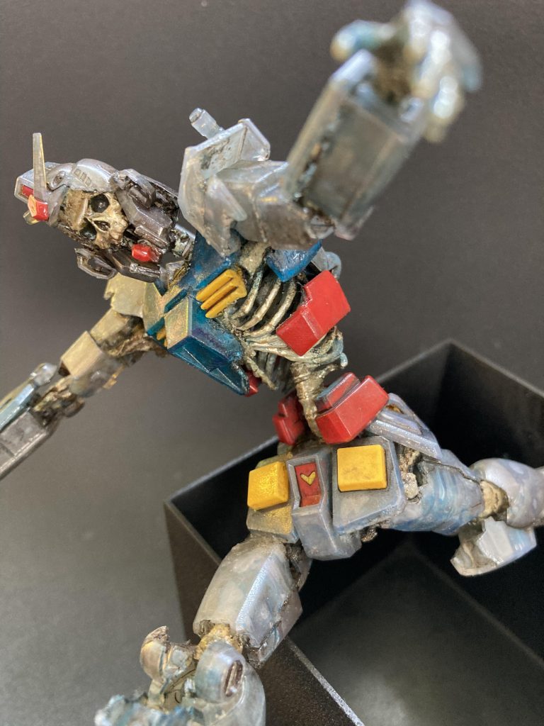 ちょっと絵的にSNSでセンシティブな内容が含まれている可能性に抵触しそうだったので、異空間のヨジレから這い出るイメージに落ち着かせてみました^ ^