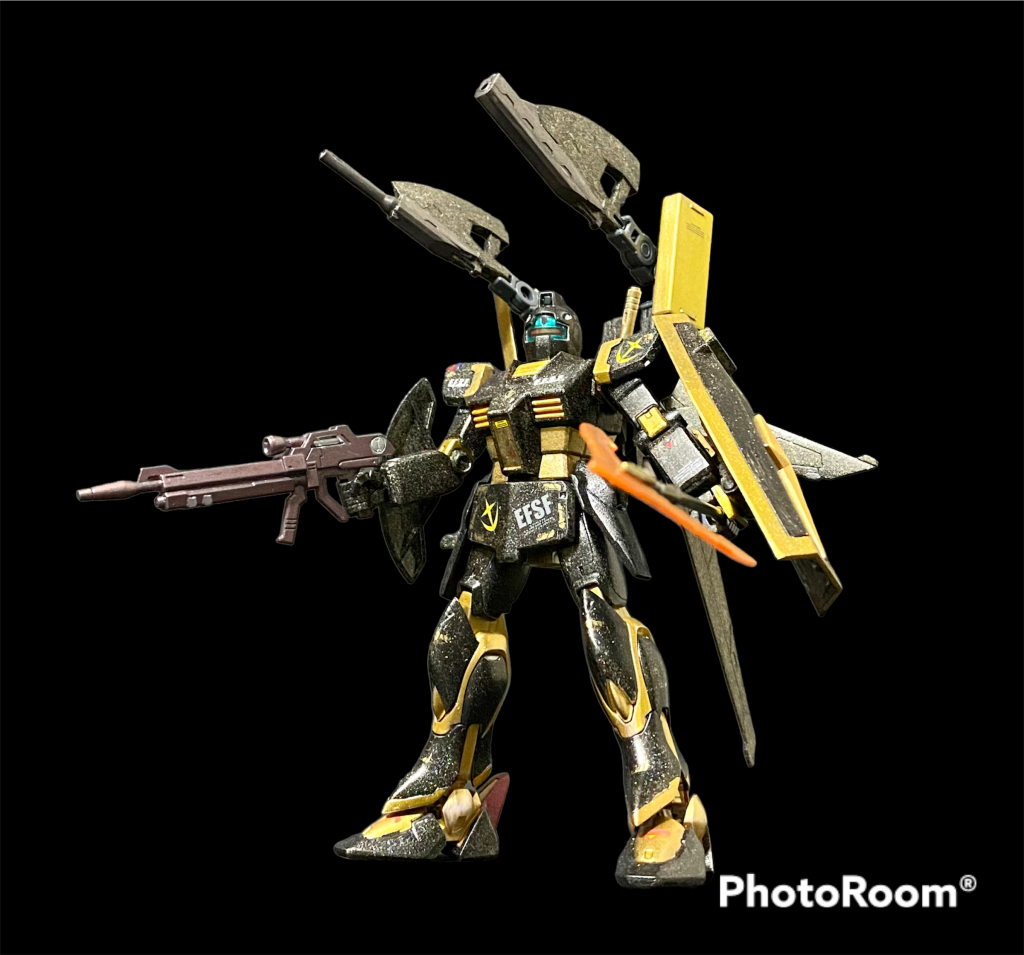 配色は黒鉄にユニコーンパウダーを混ぜた物と金に銅を混ぜた物にクリアイエローを上に塗装しました。パウダーで少しザラザラです。