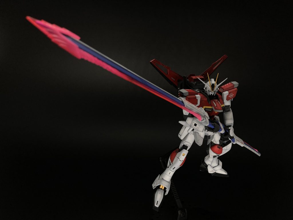 続いてエクスカリバーを構えたポージングです!2本あるエクスカリバーを1本に連結しています。