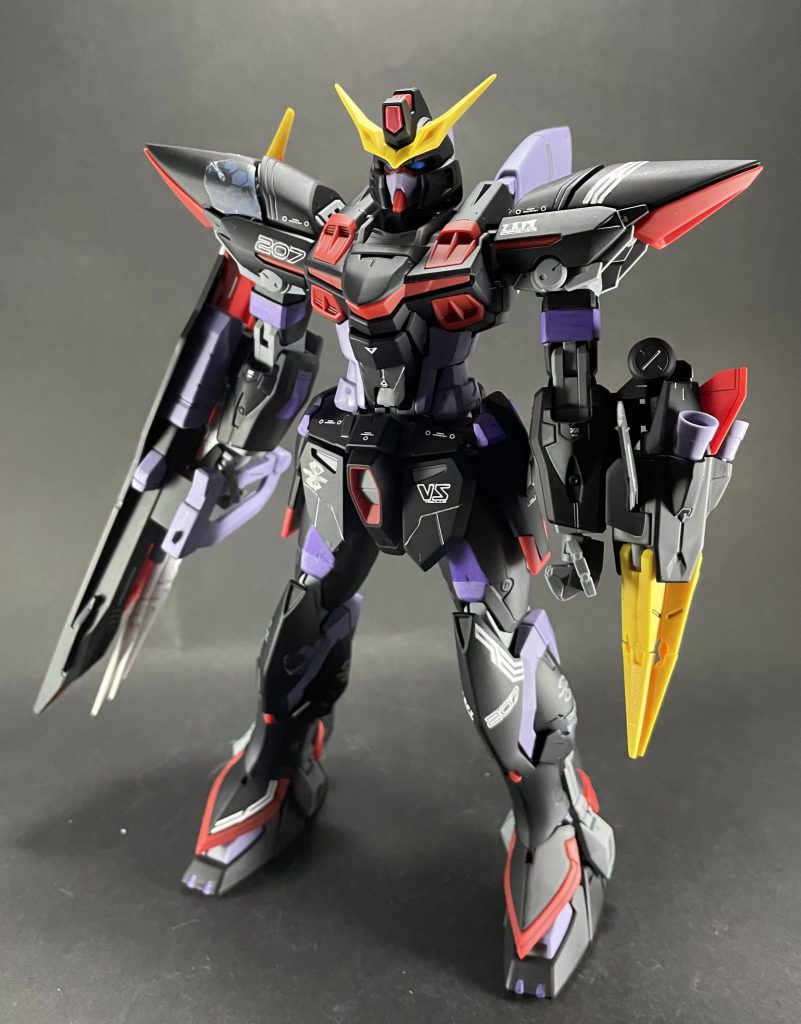 紫と白で調色をした色で腕や足の一部分を塗りました！