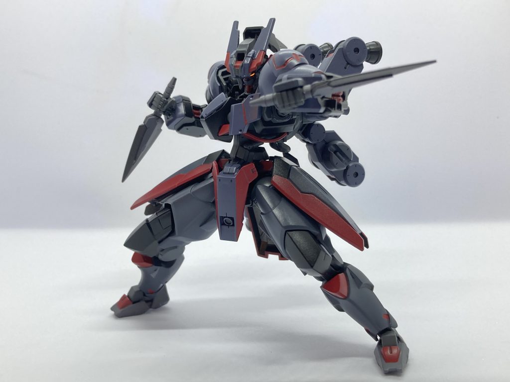 ・クナイ至って普通のクナイ。ゲオルグの基本武装。背部中心にあるブースターユニットに二振りマウントされている。ゲーム内で「投げクナイ」というアイテムがあり、そこから着想を得て採用された。後述する二つの武器がどちらも無い場合使用する。また投げて使うこともある。
