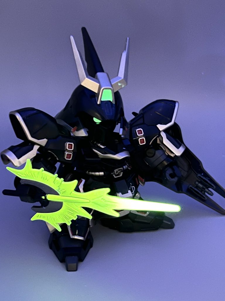 一部蛍光塗料で塗装しています。