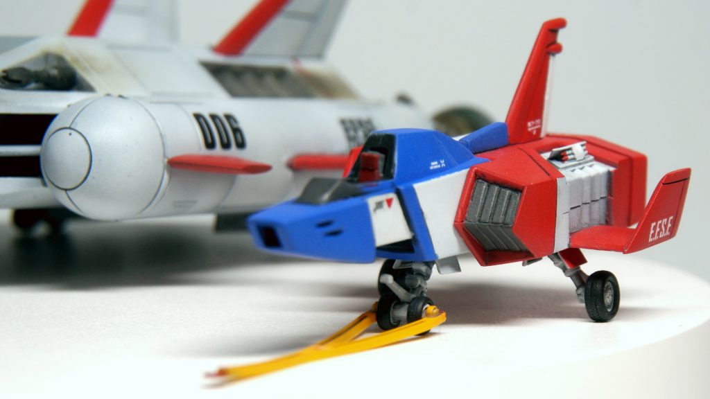 1/35コアファイターを参考に、牽引棒とミサイルを再現