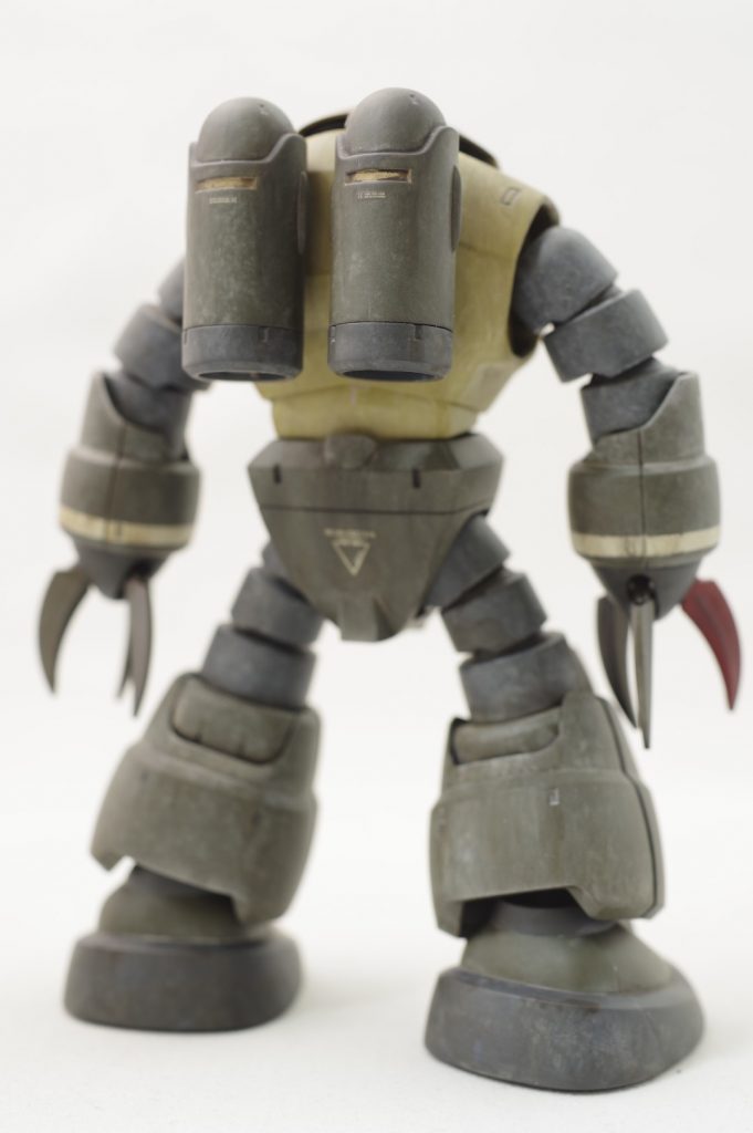 デカールは前作の量産型ズゴックと同じにしています。